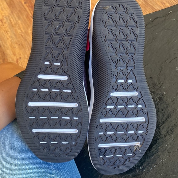 New Nike training shoes size 8 - Picture 3 of 4